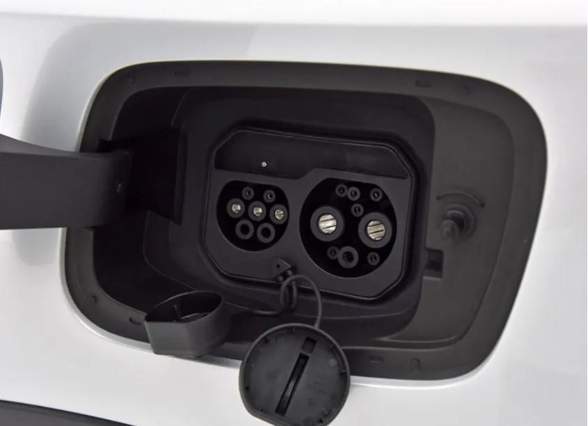 热门纯电大5座SUV,星光S对上银河E5,12万预算选谁?