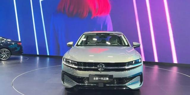 全新迈腾终于降价,比帕萨特漂亮,2.0T+220匹+9气囊,18万起售-有驾 全新迈腾终于降价,比帕萨特漂亮,2.0T+220匹+9气囊,18万起售-有驾