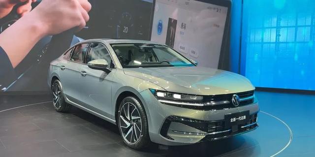 全新迈腾终于降价,比帕萨特漂亮,2.0T+220匹+9气囊,18万起售-有驾 全新迈腾终于降价,比帕萨特漂亮,2.0T+220匹+9气囊,18万起售-有驾