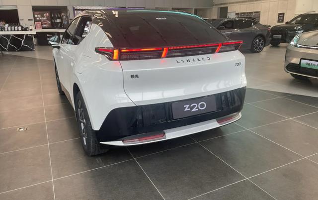 领克Z20实车到店体验:性能卓越,空间舒适度远超想象-有驾 领克Z20实车到店体验:性能卓越,空间舒适度远超想象-有驾