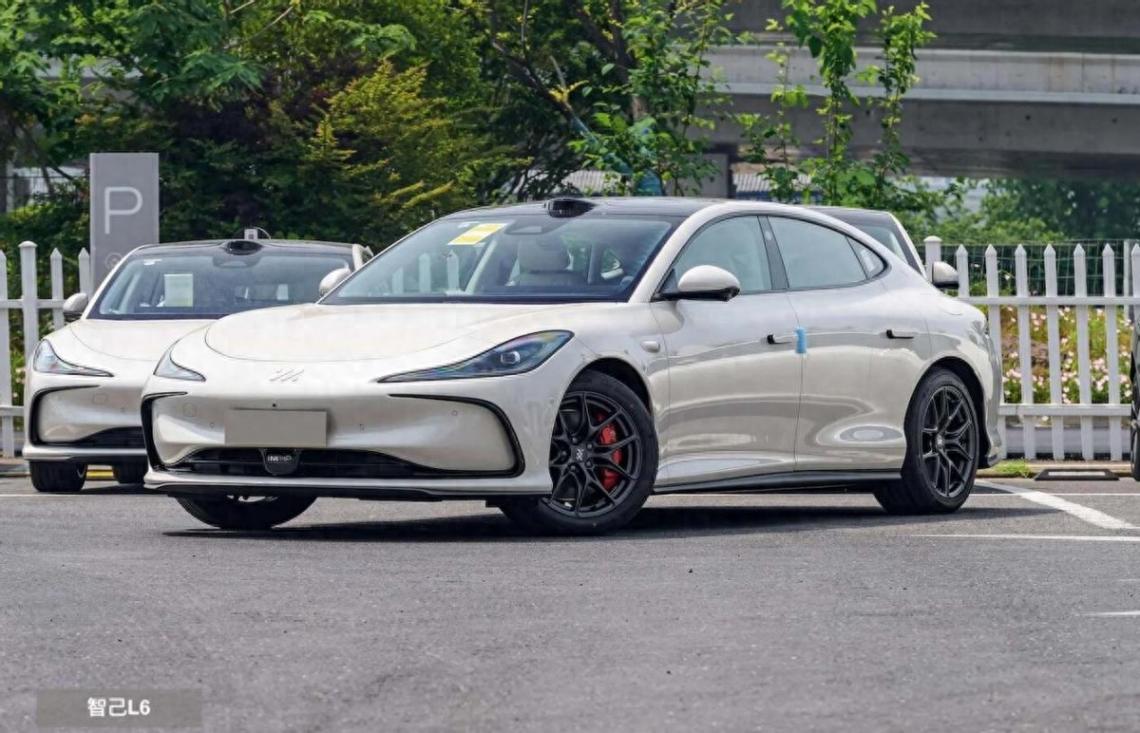 预算21万买纯电轿车,小米SU7对比智己L6,到底该如何选?