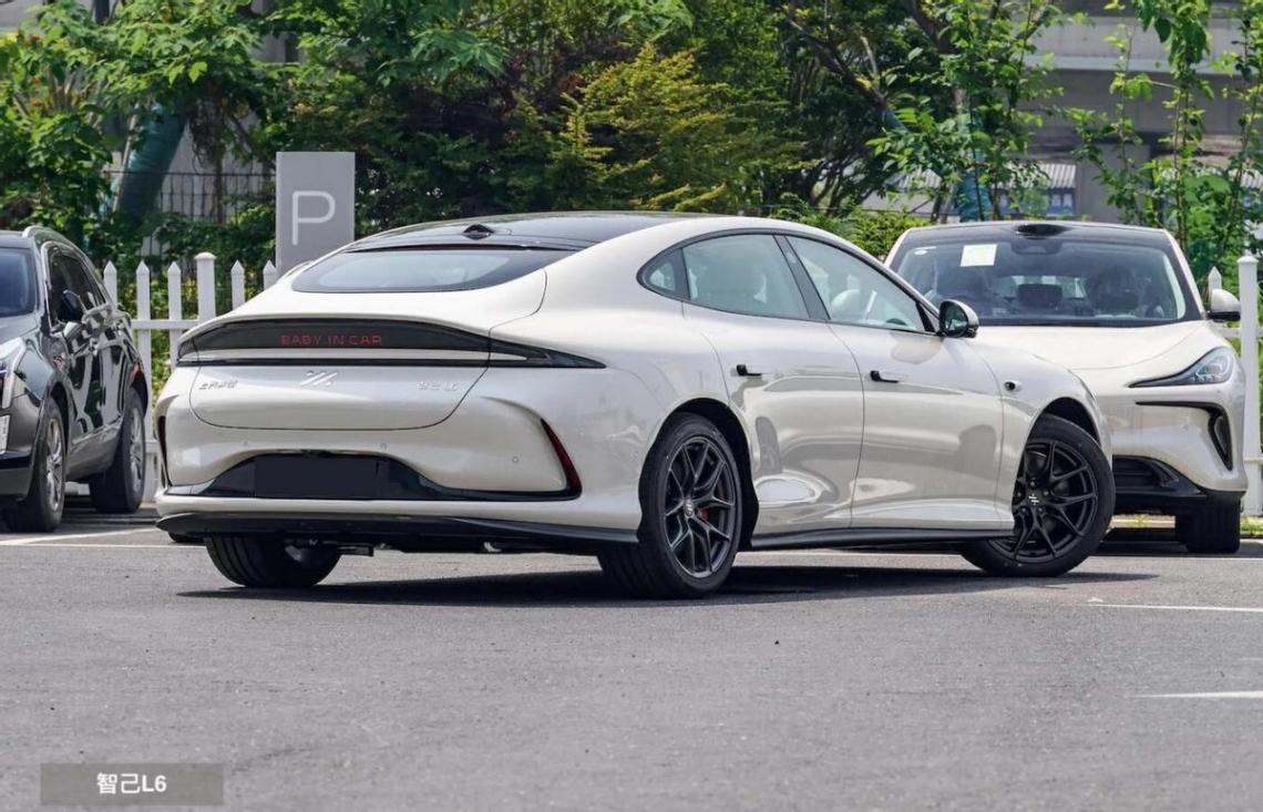 预算21万买纯电轿车,小米SU7对比智己L6,到底该如何选?