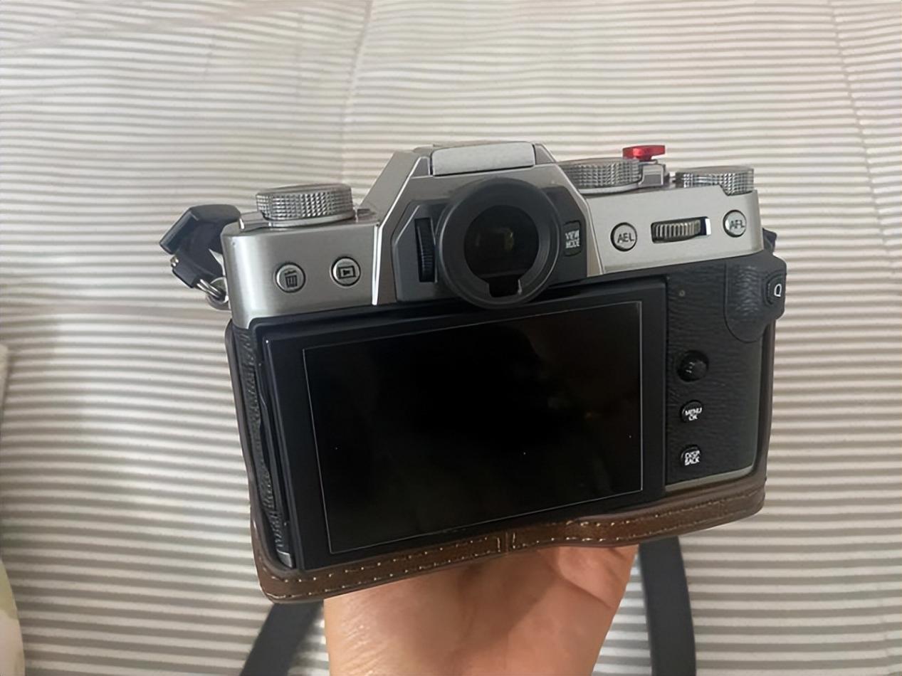 资深玩家票选十大 \"硬核\" 相机,佳能 EOS 5D Mark III 竟只排第 3?