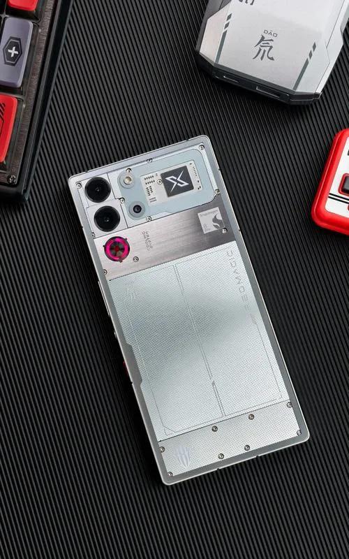 2025年续航机皇对决!四款7000mAh+手机真实数据大曝光