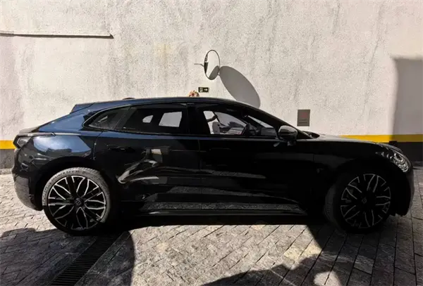 全球首辆！极氪001防弹版现身巴西：安全感直接拉满