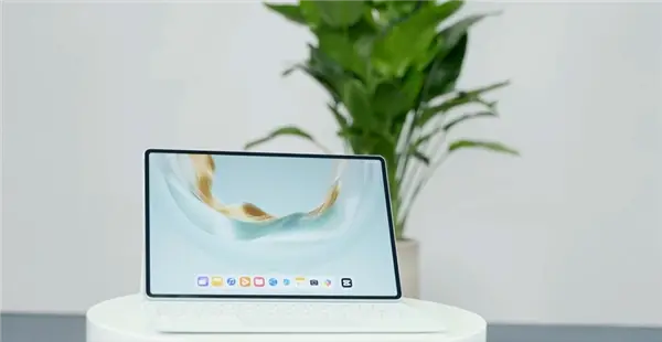 华为MatePad Pro 12.2亮相 首款全面搭载鸿蒙5的平板